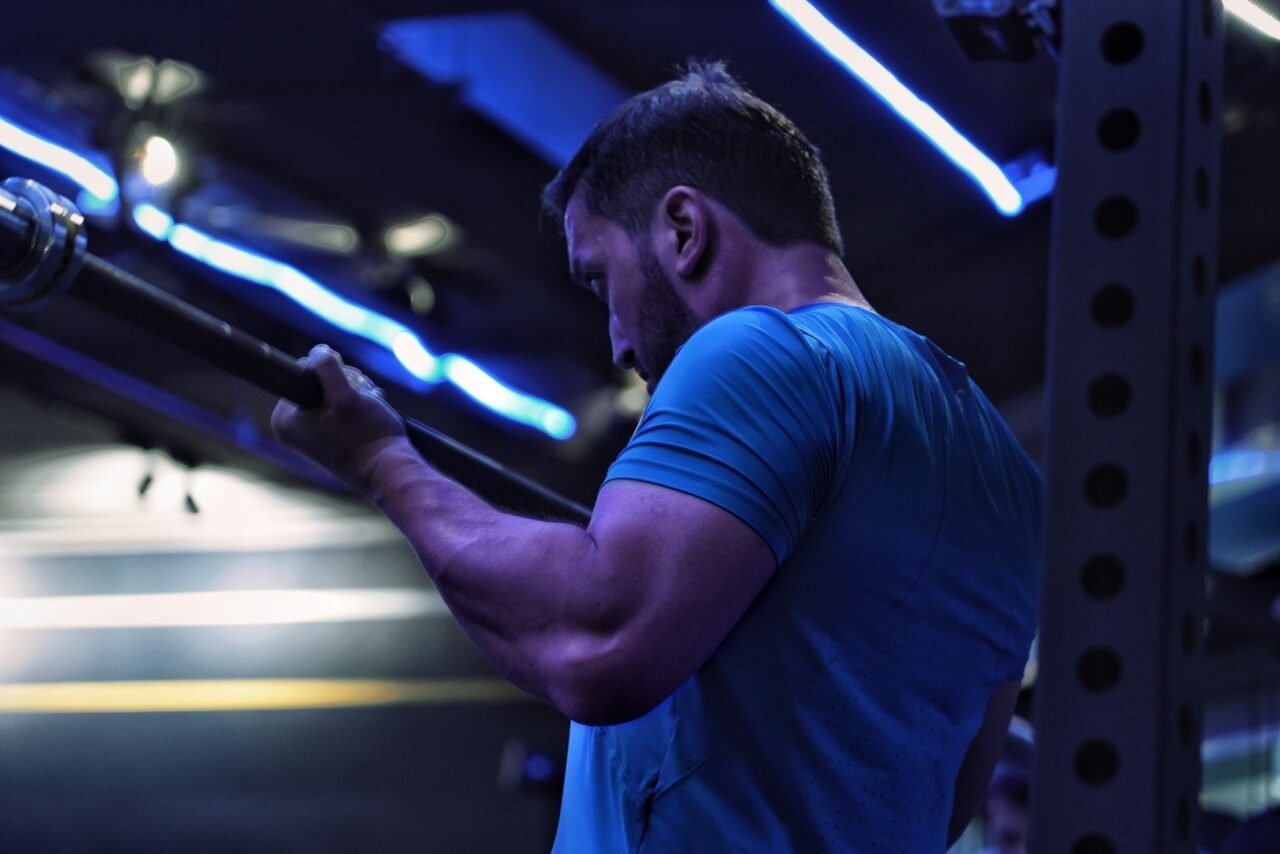 “Should I increase my weights with each set?” “Should I do all my sets ...